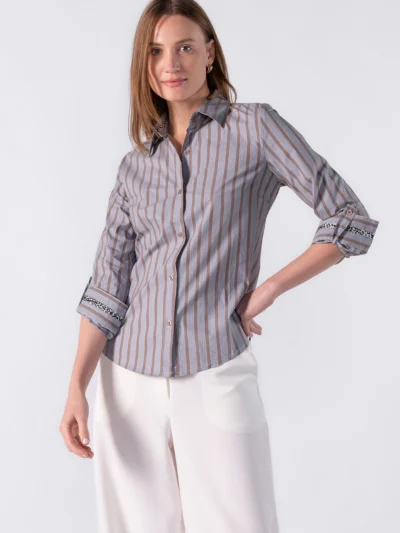 Camisa Feminina Listrada com Detalhes em Animal Print - Marrom