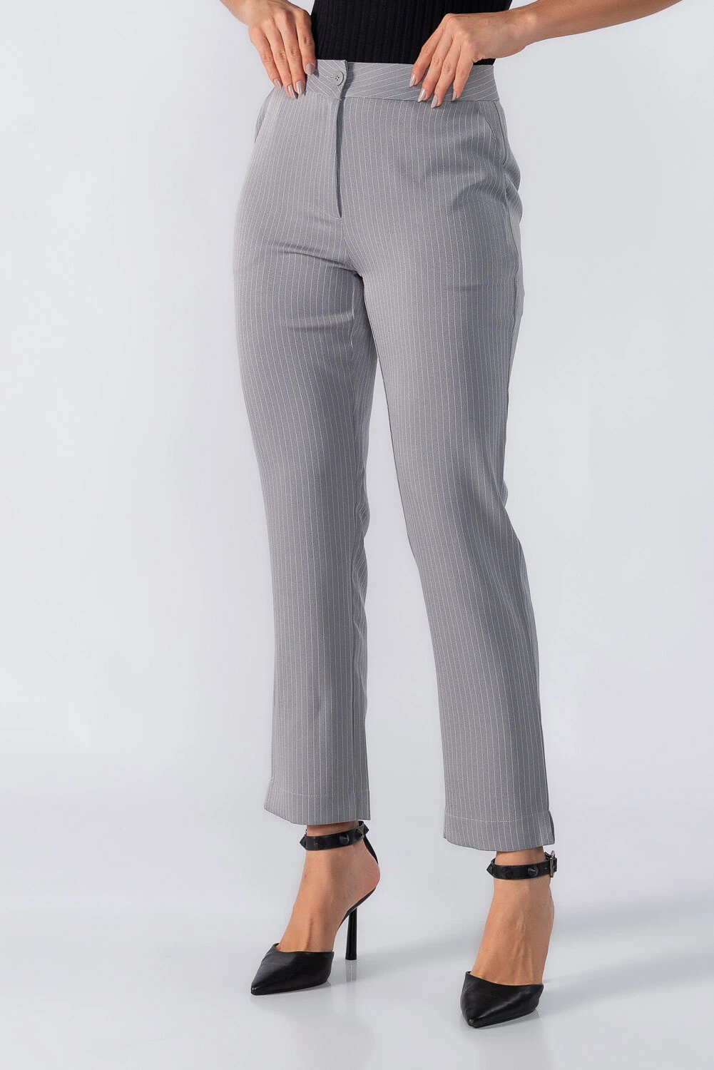 Calça em Alfaiataria Risca de Giz com Modelagem Slim - Imagem 3