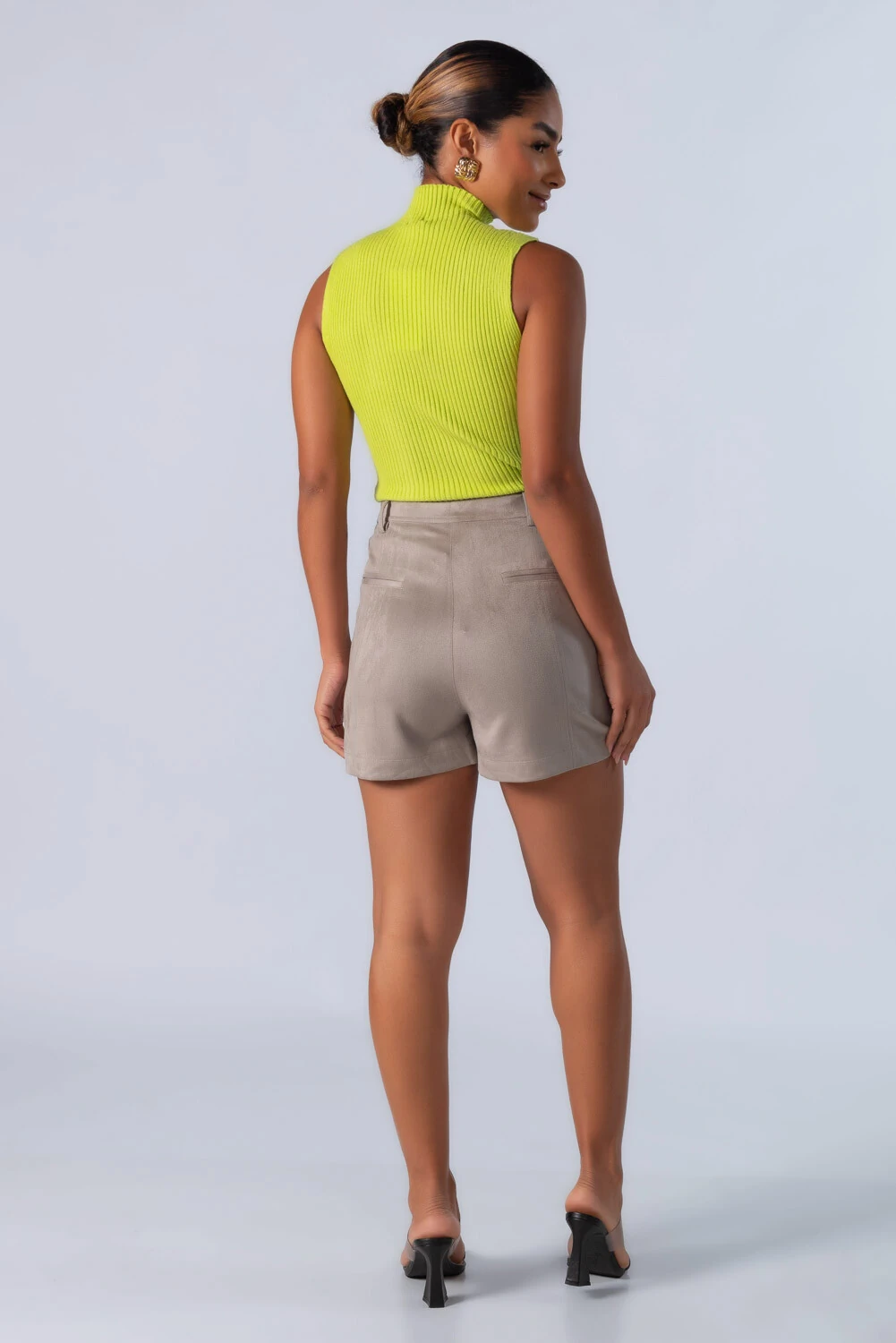 Regata Cropped em Tricot Canelado com Gola Alta - Laranja - Imagem 16