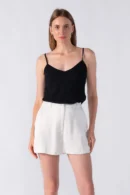 Shorts Saia Acetinado com Bolsos e Forro em Algodão - Preto