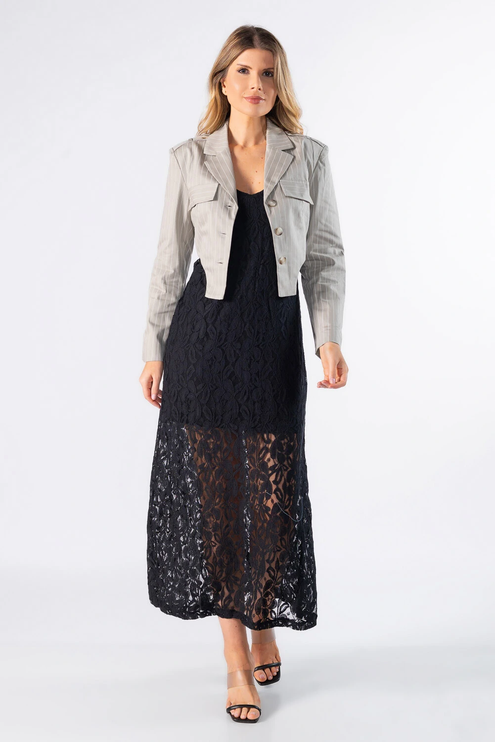 Blazer Cropped Risca de Giz com Bolsos e Forro Premium - Cinza - Imagem 2