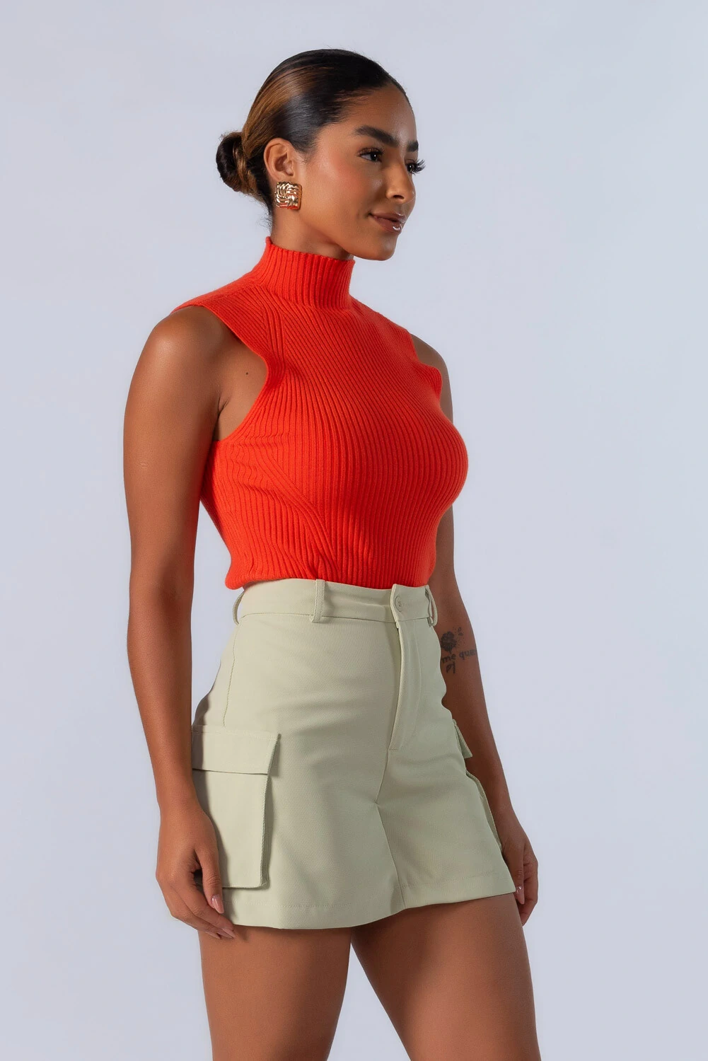 Regata Cropped em Tricot Canelado com Gola Alta - Laranja - Imagem 3