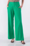 Calça Pantalona em Viscolinho com Botão Forrado e Bolsos - Verde